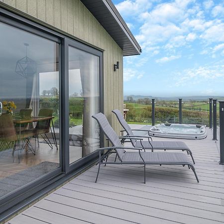 Midsomer Lodges Pilton Eksteriør bilde